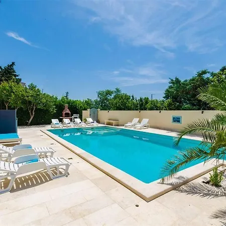 Stanic With Pool Novi Vinodolski