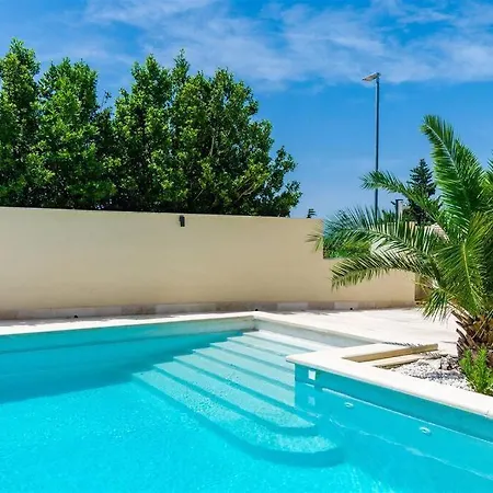 Vila Stanic With Pool Apartment